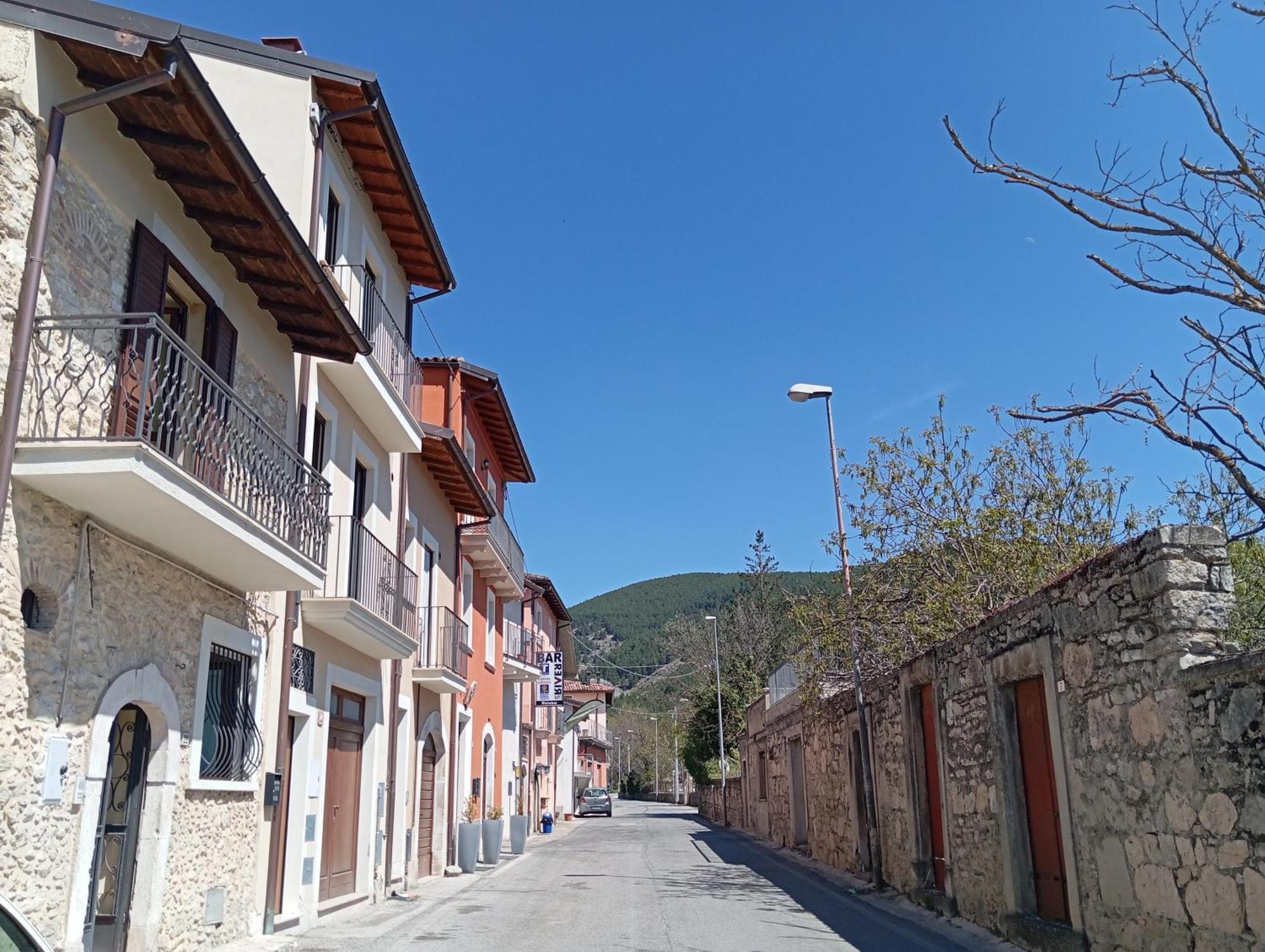 Villa La Casa Di B Paganica Exterior foto
